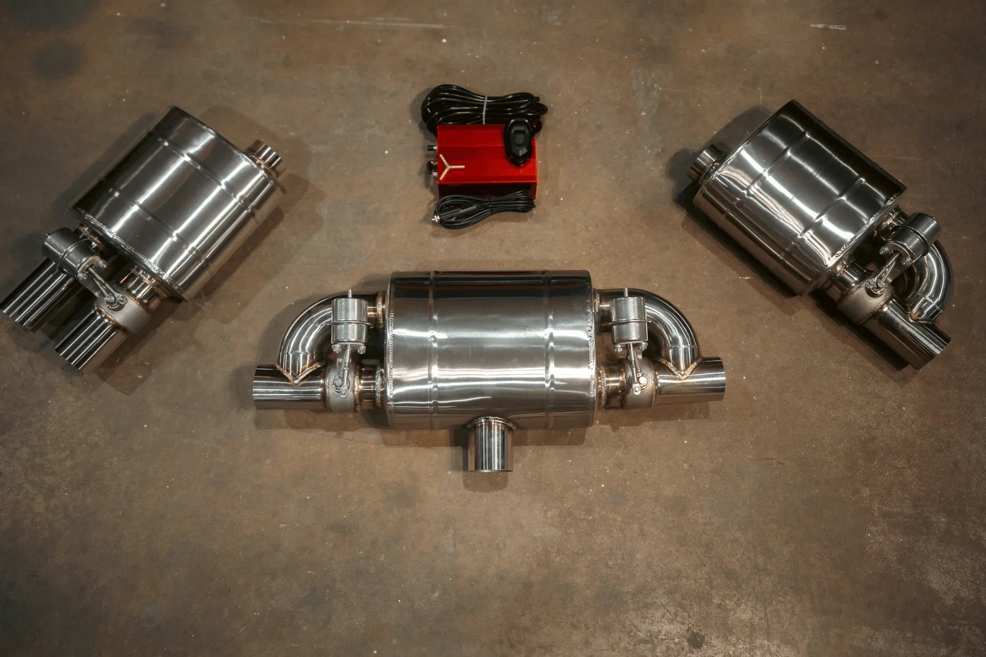 دبة كورسا الاصدار العريض مع كامل ملحقات التشغيل - Corsatronic Exhausts