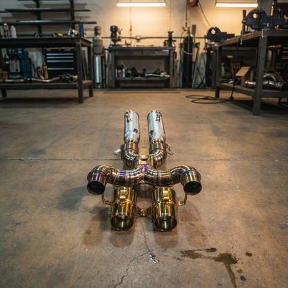 McLaren Artura F1 - workshop