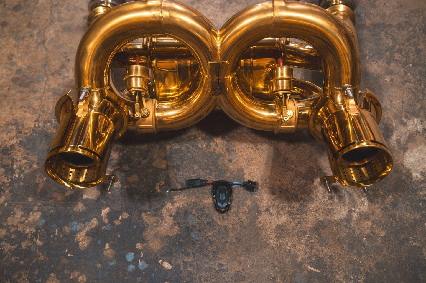 Lamborghini Aventador SVJ / Ultimae نظام كورساترونك الإلكتروني - Corsatronic Exhausts